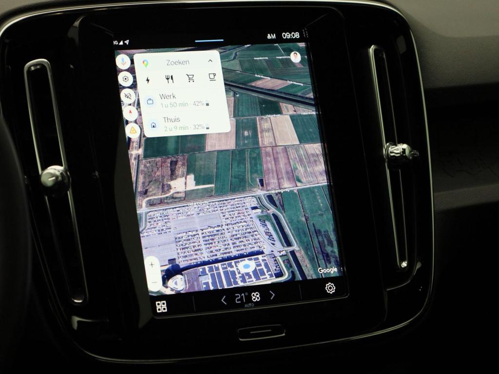 Volvo XC40 recharge core 70 kwh | automaat | apple carplay / android auto |