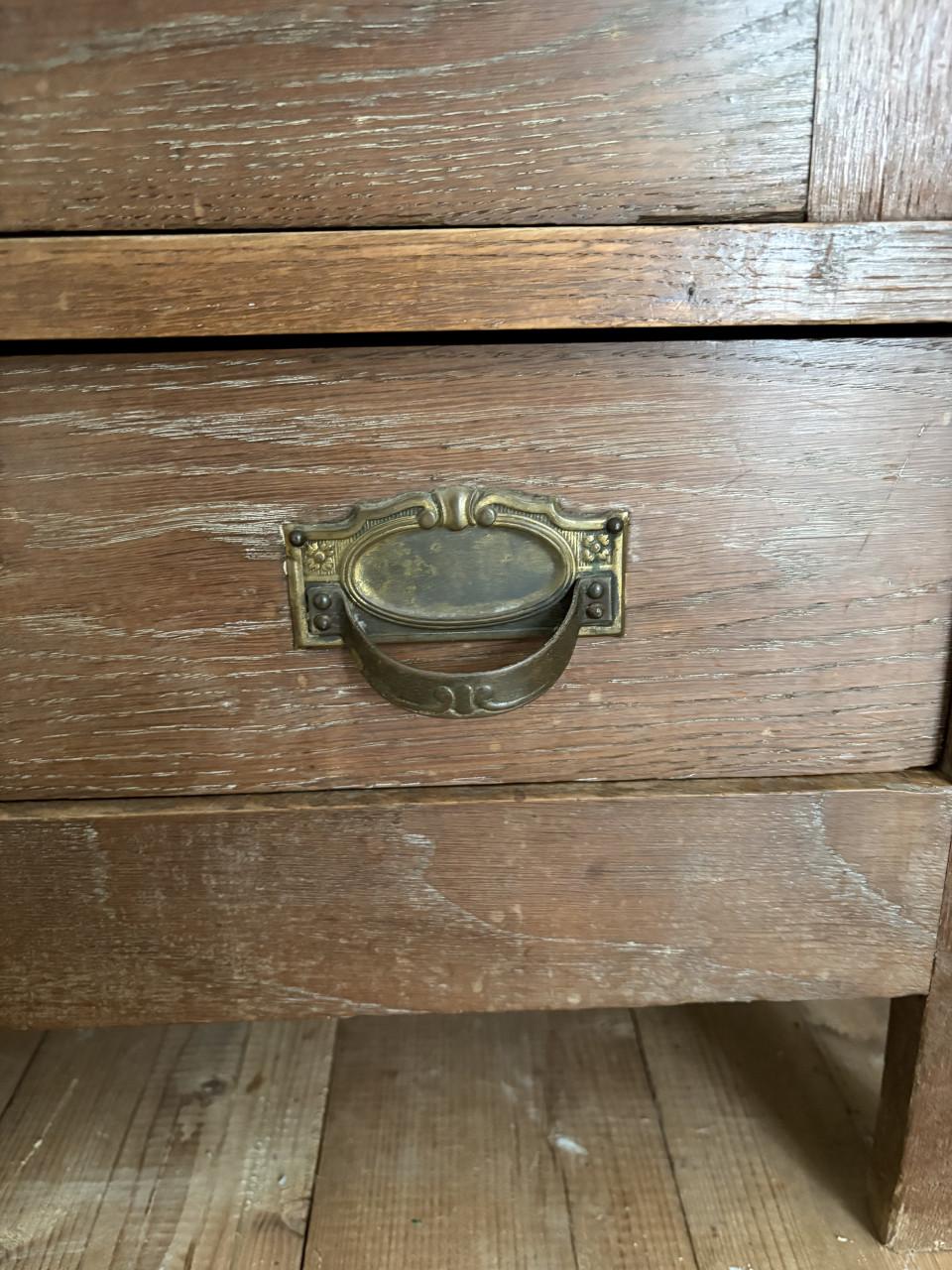 Oude kast met 2 deuren en spiegeltjes