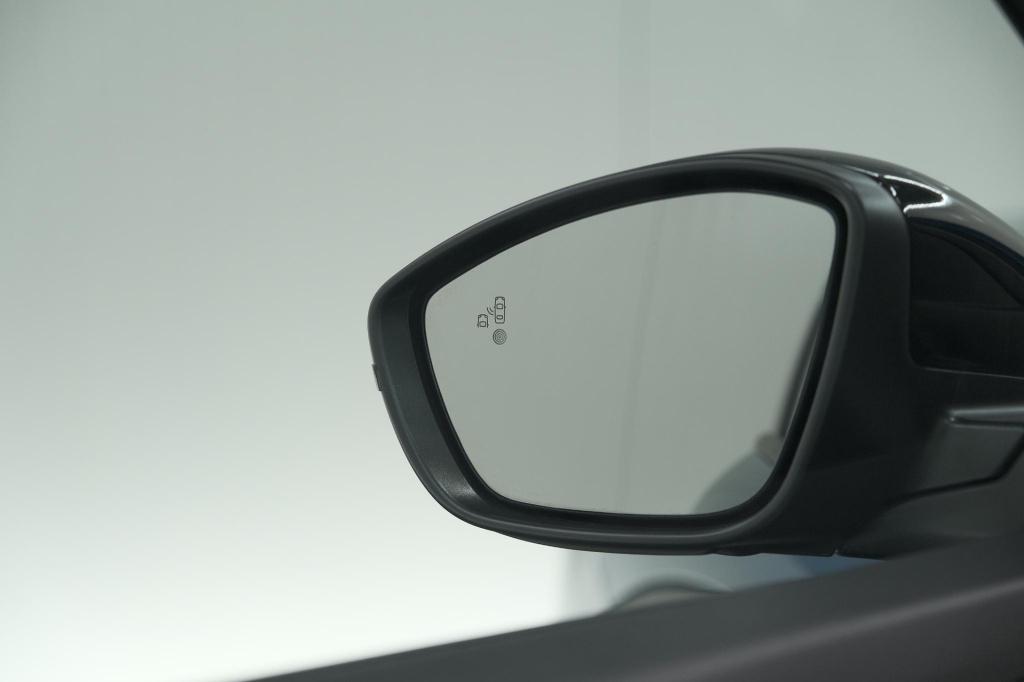 Peugeot 2008 1.2 hybrid 145 allure | vision plus pakket | 360 camera | adap