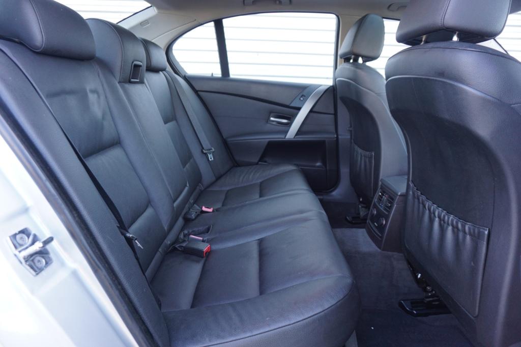 BMW 5 Serie 523i automaat - airco / navi / cruise / leder / pano / stoelver