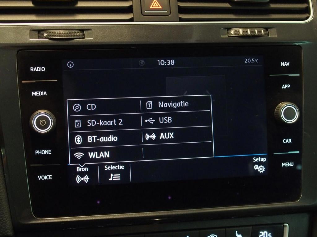 Volkswagen Golf 1.0 tsi comfortline business|stoelverwarming|all season ban