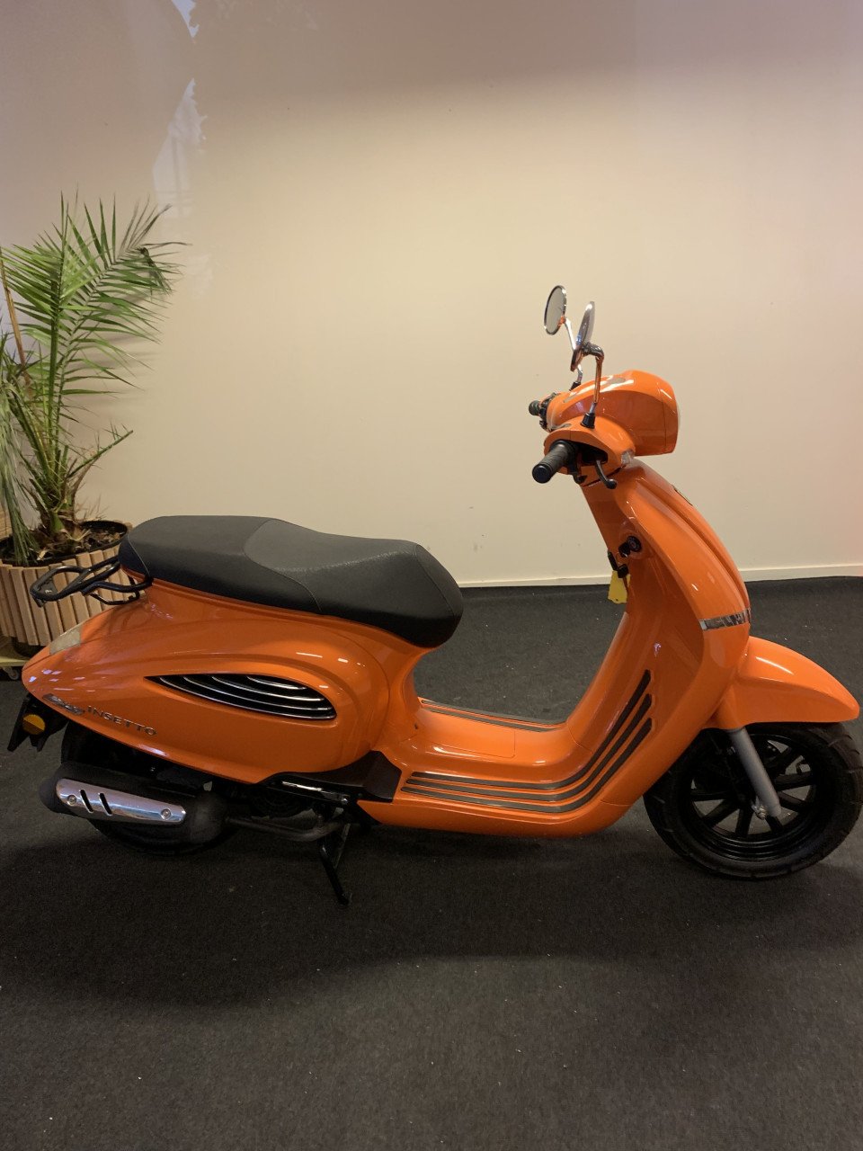 INSETTO MOTOR SCOOTER 125CC NU 1295,= RIJKLAAR