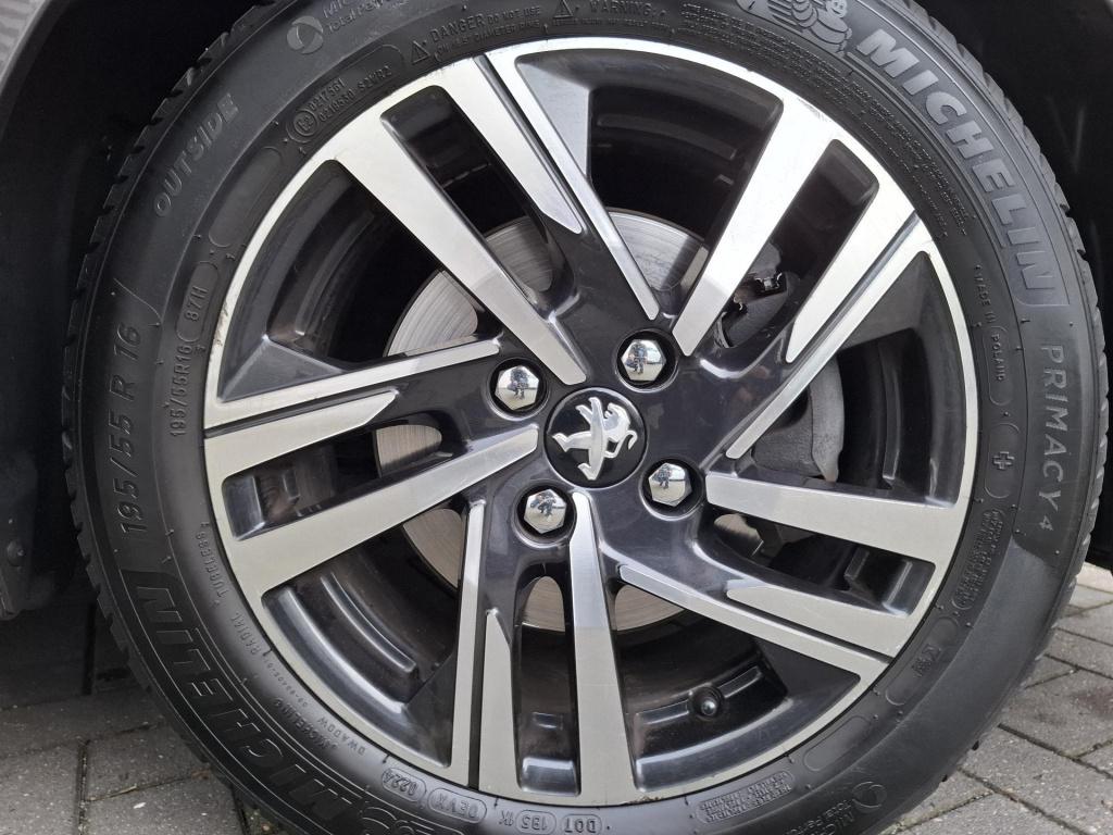 Peugeot 208 1.2 100 allure pano/clima/nav/cam