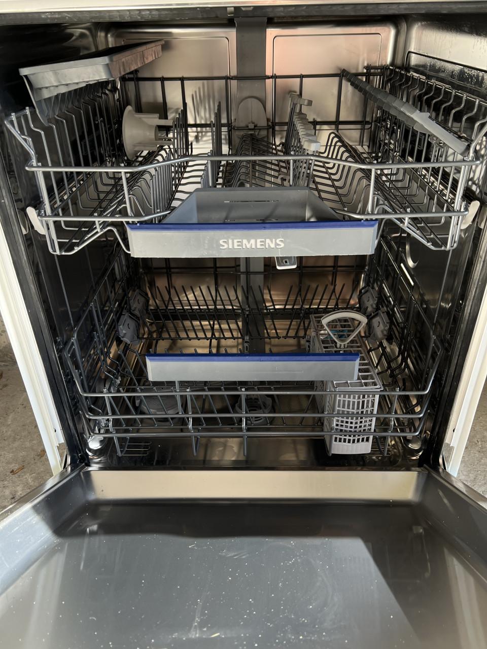 SIEMENS iQ300 A+++ klasse Volledig geïntegreerde vaatwasser SN63HX60AN