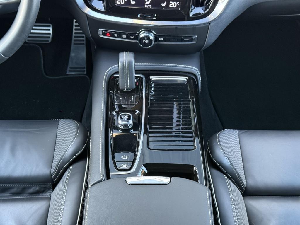 Volvo V60 t6 340pk recharge r-design| panodak| adap.cruise| trekhaak| 360c