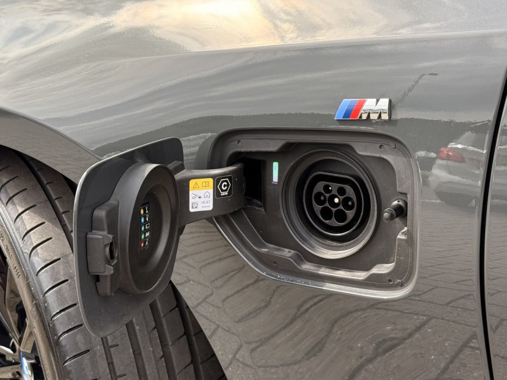 BMW 3-serie 330e | m-sport | harman kardon | pano | cruise | stoelverwarmin