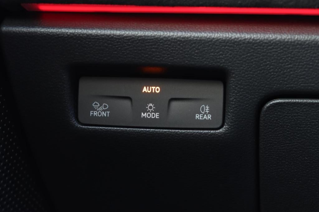 Volkswagen Passat variant 1.5 etsi r-line business dsg7 150pk ergo stoel | 