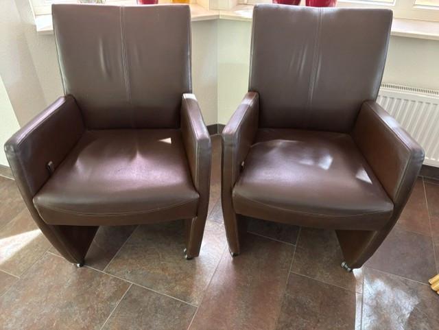 2 lederen stoelen te koop