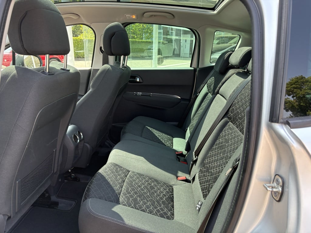 Peugeot 3008 1.2 puretech style trekhaak panorama dak