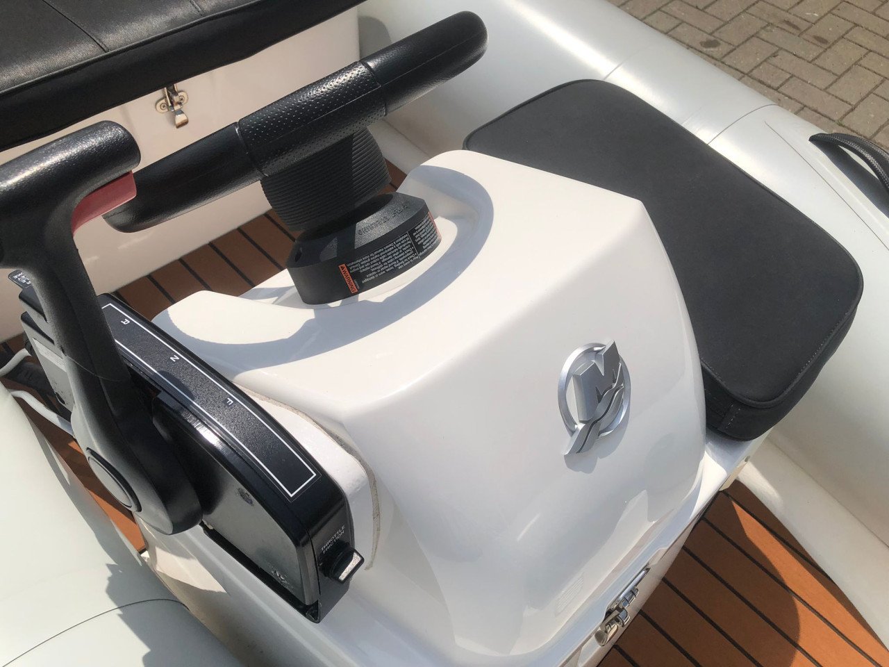 Brig Falcon 330 de Luxe RIB HYPALON met Merury F20 EPT