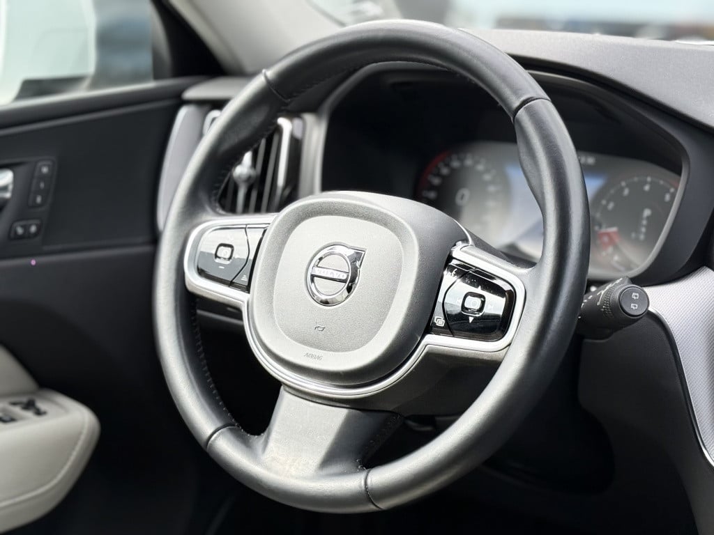 Volvo XC60 t5 255pk awd inscription| leder| stoel.verw| navi| getint glas