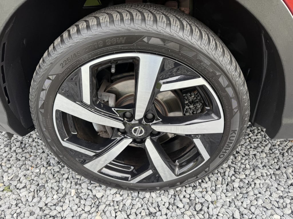 Nissan Qashqai 1.2 tekna pakket 5-drs