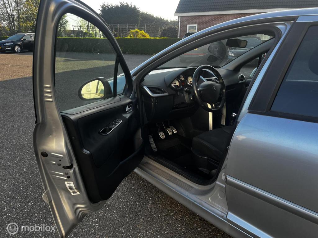 Peugeot 207 1.6 vti sportium