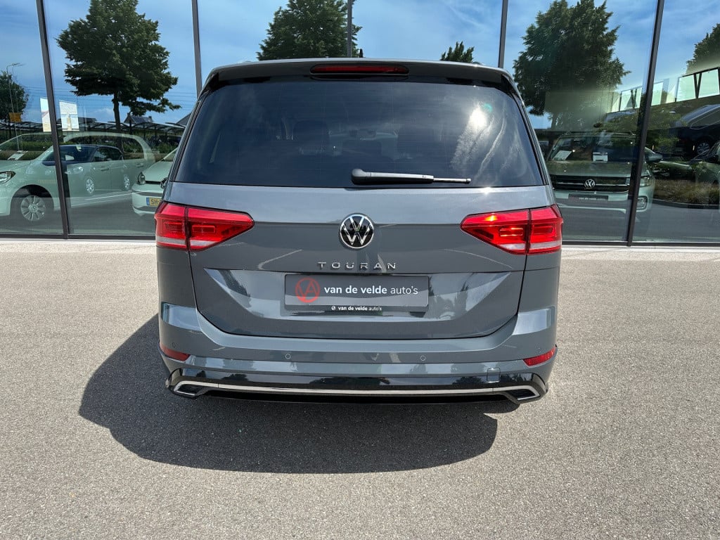 Volkswagen Touran 1.5 tsi 150pk dsg r-line highline | led | trekhaak | dode