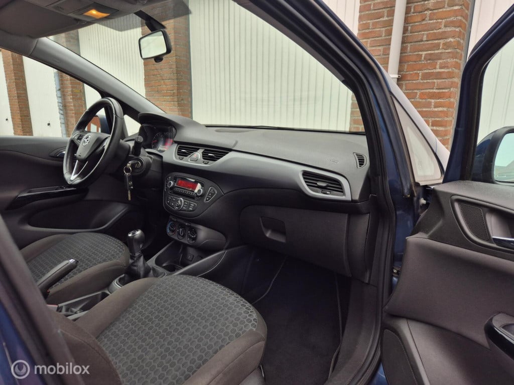 Opel Corsa 1.4 edition / 5- deurs / stuur- stoelverwarming / parkeersensore