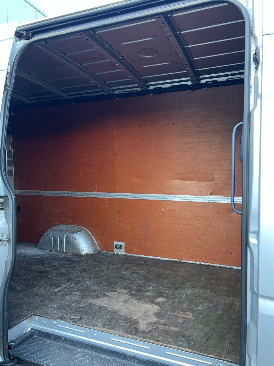 Volkswagen Crafter 28 2.5 TDI L2H2- 212.140Km