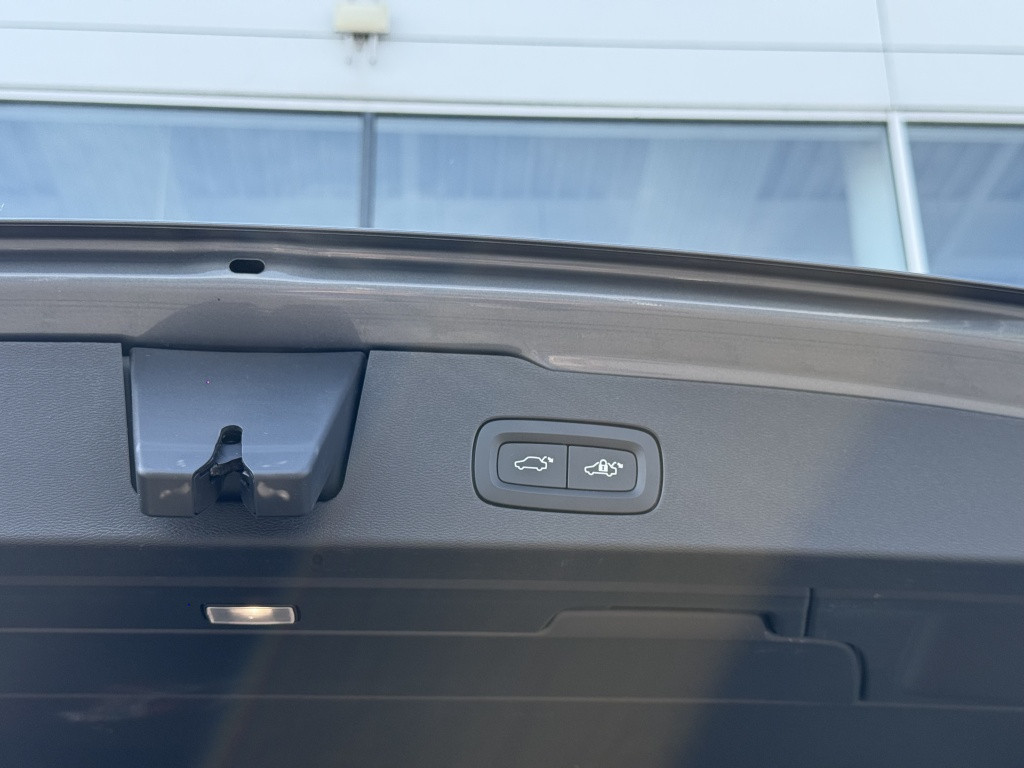 Volvo V60 t6 340pk recharge r-design| panodak| adap.cruise| trekhaak| stan