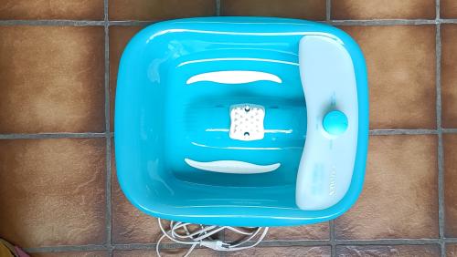 Voetmassage bad van Carmen, kleur aqua. Heerlijk een thuis-spa ervaring,