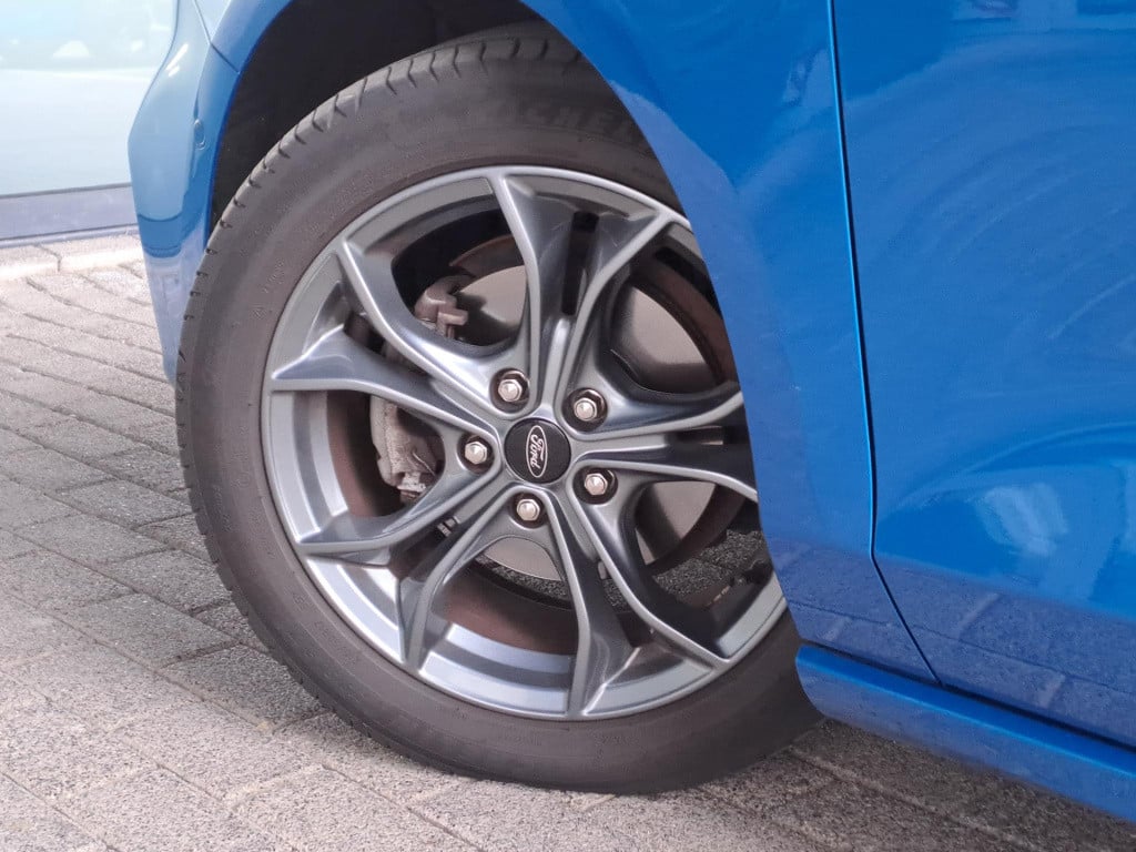 Ford Focus 1.5 ecoboost st line business | 182 pk! | winter pack | apple ca