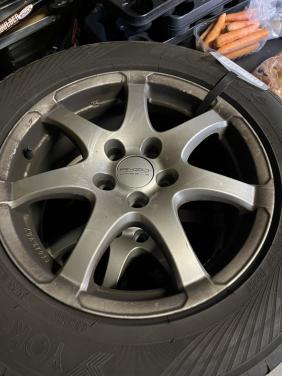 Autobanden en velgen Toyota RAV4