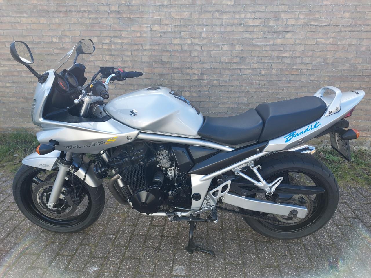 Suzuki Bandit GSF 650 SA abs versie.