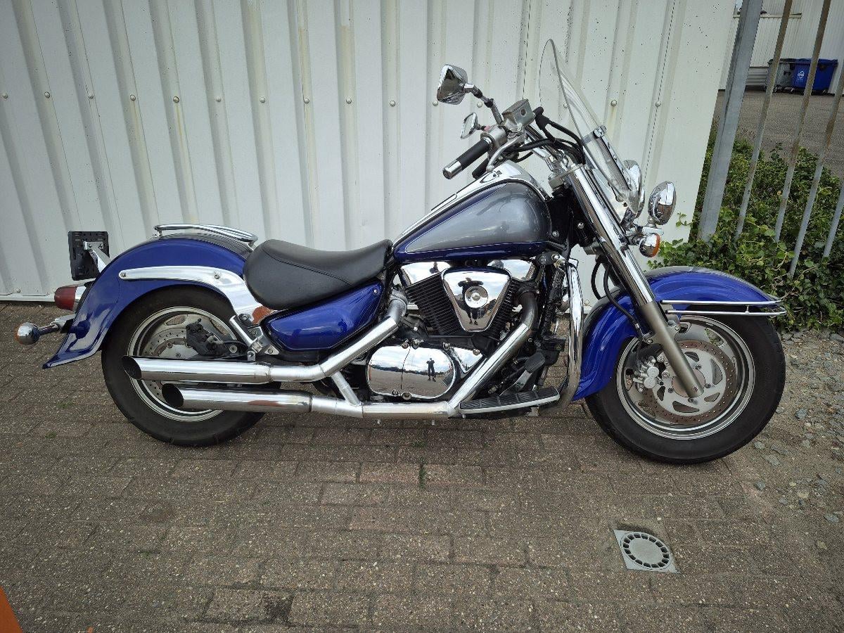 Suzuki Intruder 1500 uit 2002, dikke cruiser
