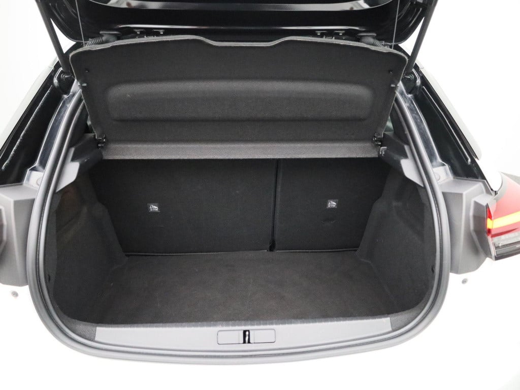 Opel Corsa 1.2 gs line | lage km stand! | lederpakket | navigatie | apple c