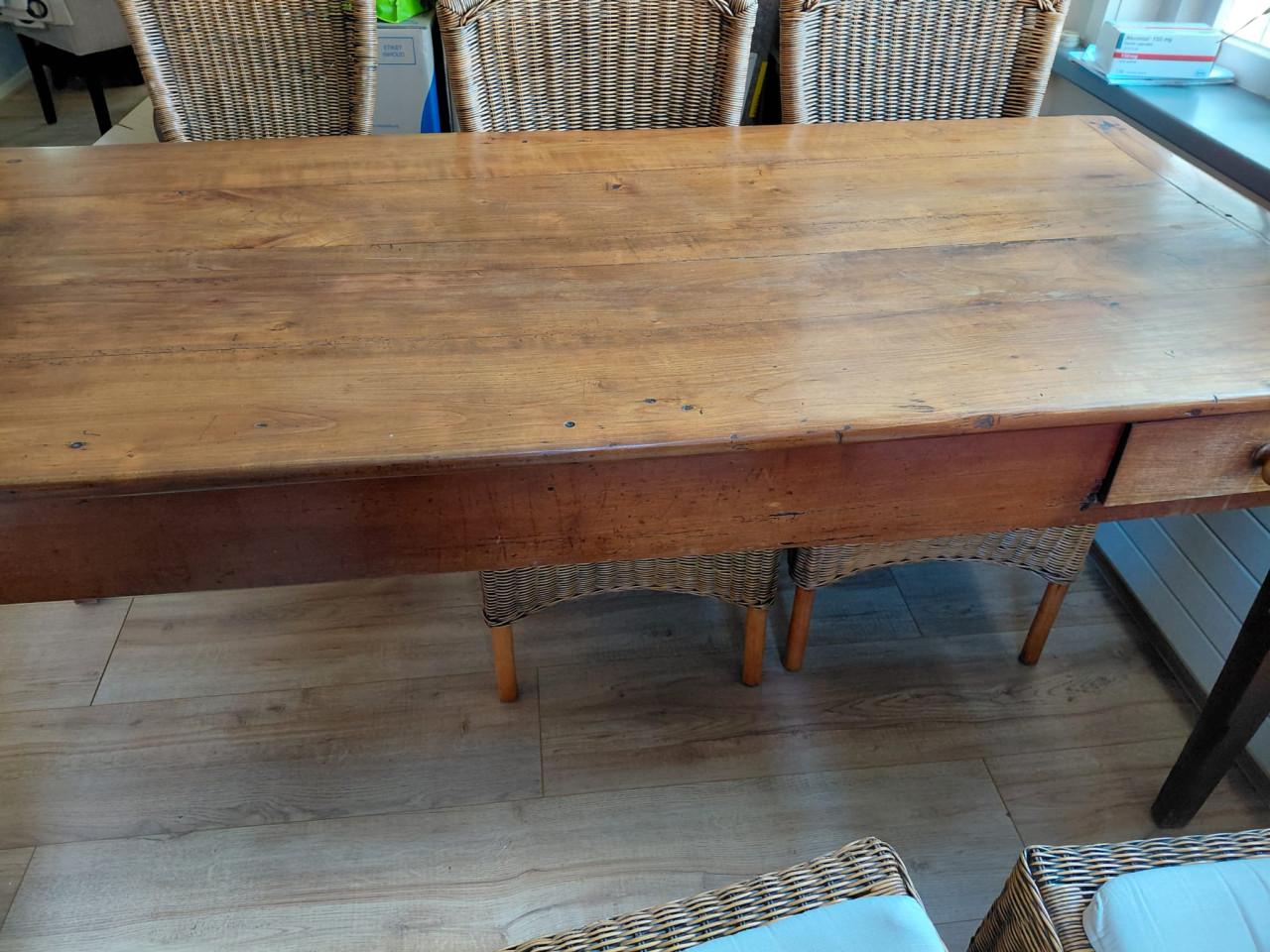 Eetkamer tafel met 6 stoelen