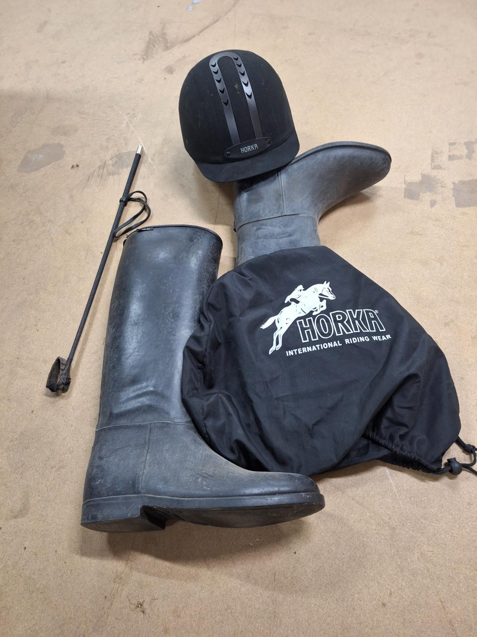 Paard rijlaarzen en cap