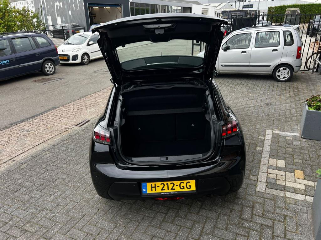 Peugeot 208 1.2 puretech blue lease active