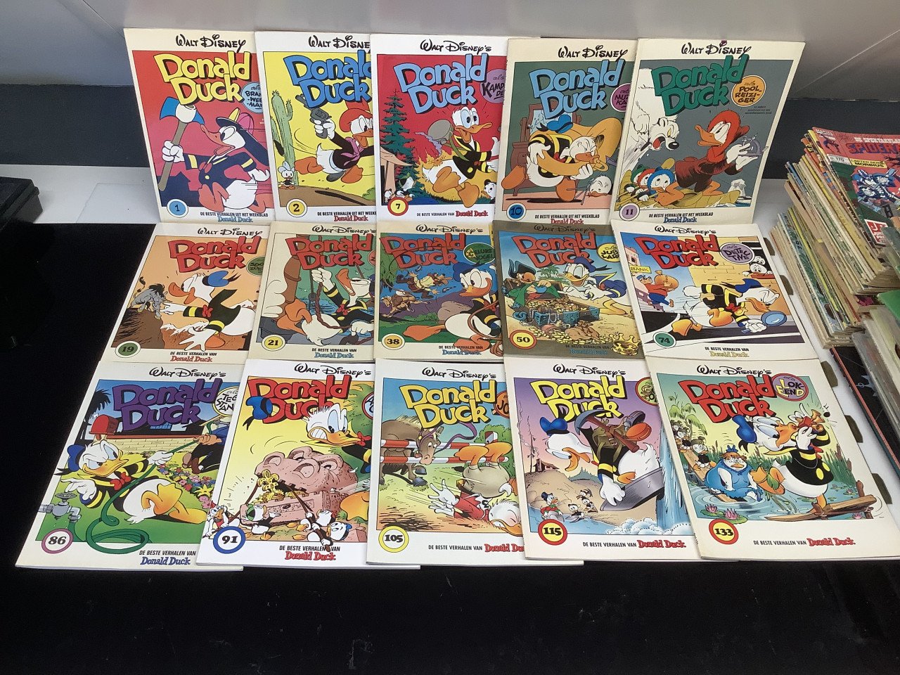 Stripboeken en Vakantieboeken van Donald Duck.