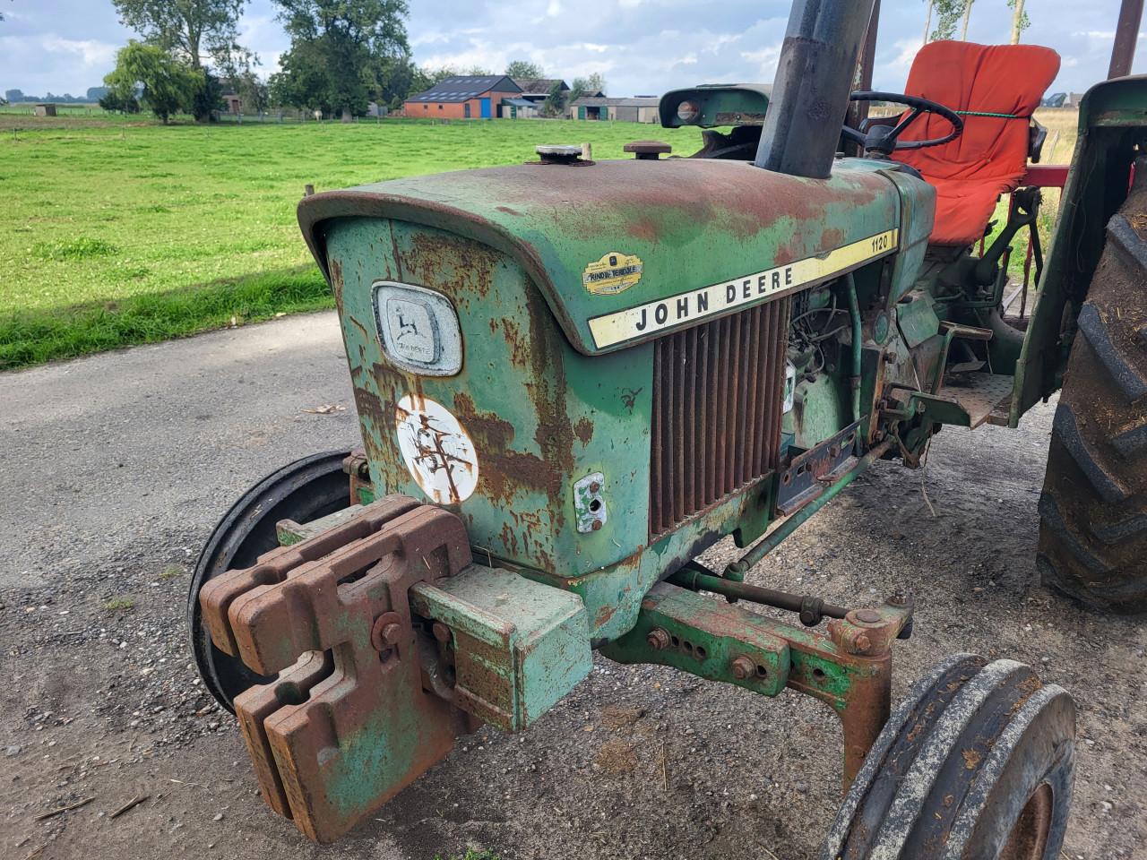 John Deere 1120