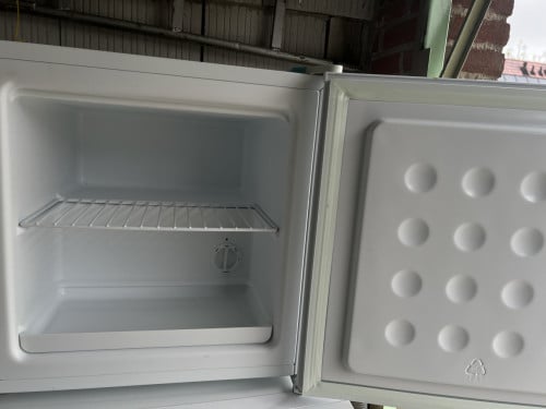 Bijna Niet gebruikte mini camping vriezer deze A++ vrieskast is als nieuw