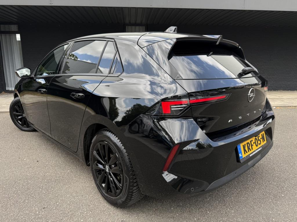 Opel Astra 1.2 turbo black pakket