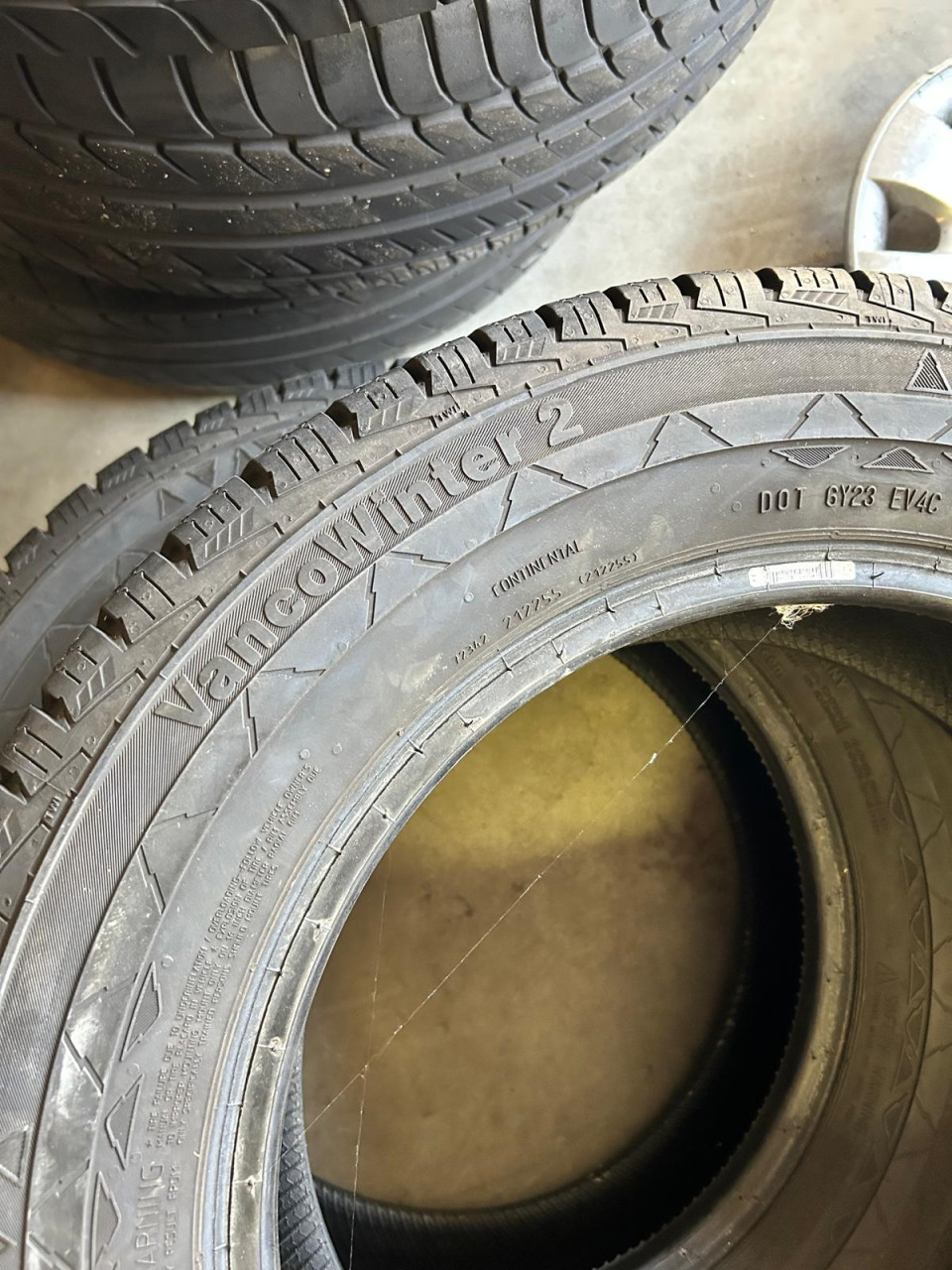 MERCEDES VITO STALEN VELGEN EVENTUEEL 2 LOSSE BANDEN CONTINENTAL