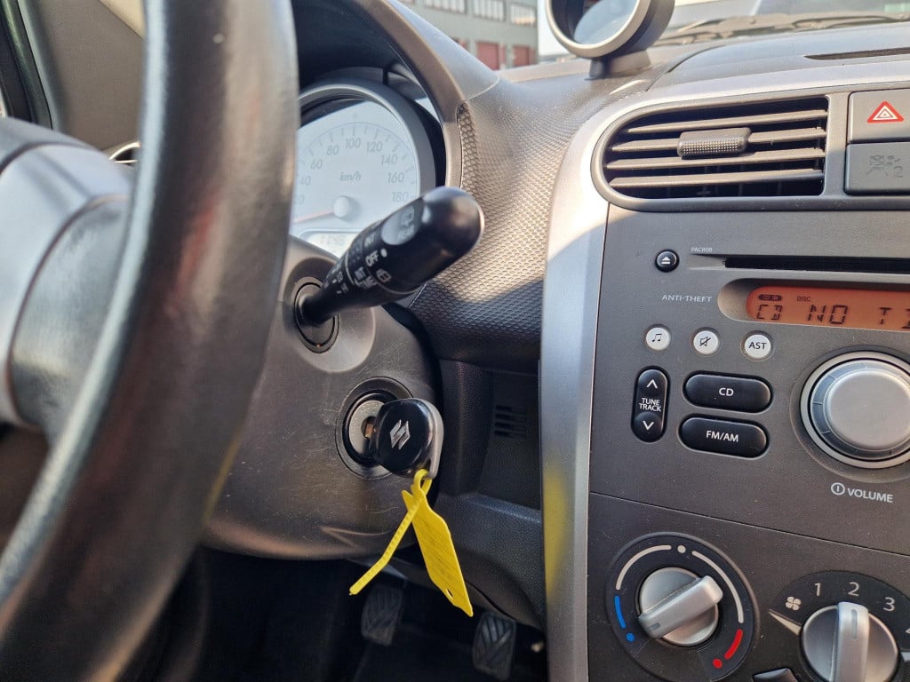 Suzuki Splash 1.0 exclusive
