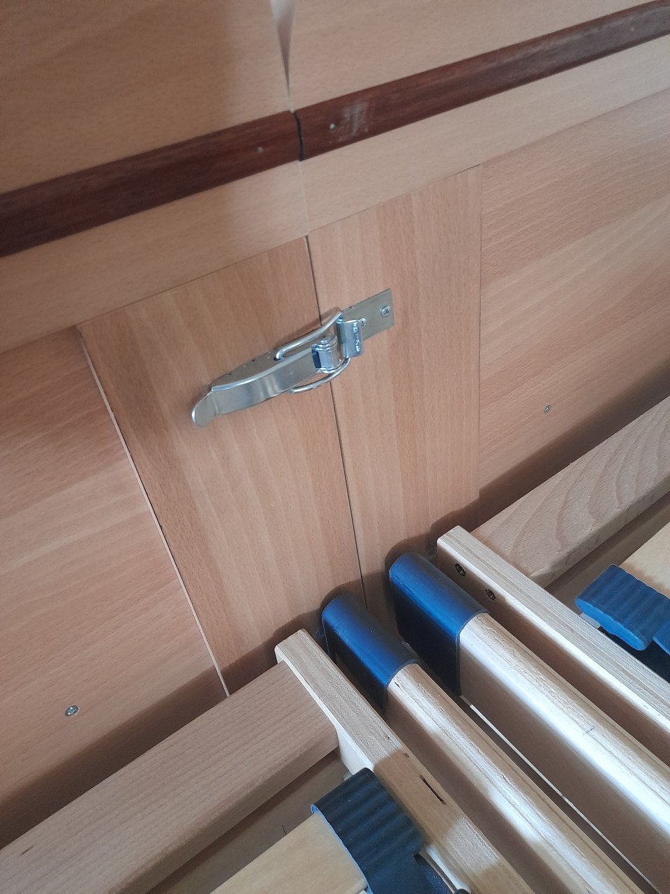 Elektrisch verstelbaar 2 persoons bed (verrijdbaar) in goede nette staat)