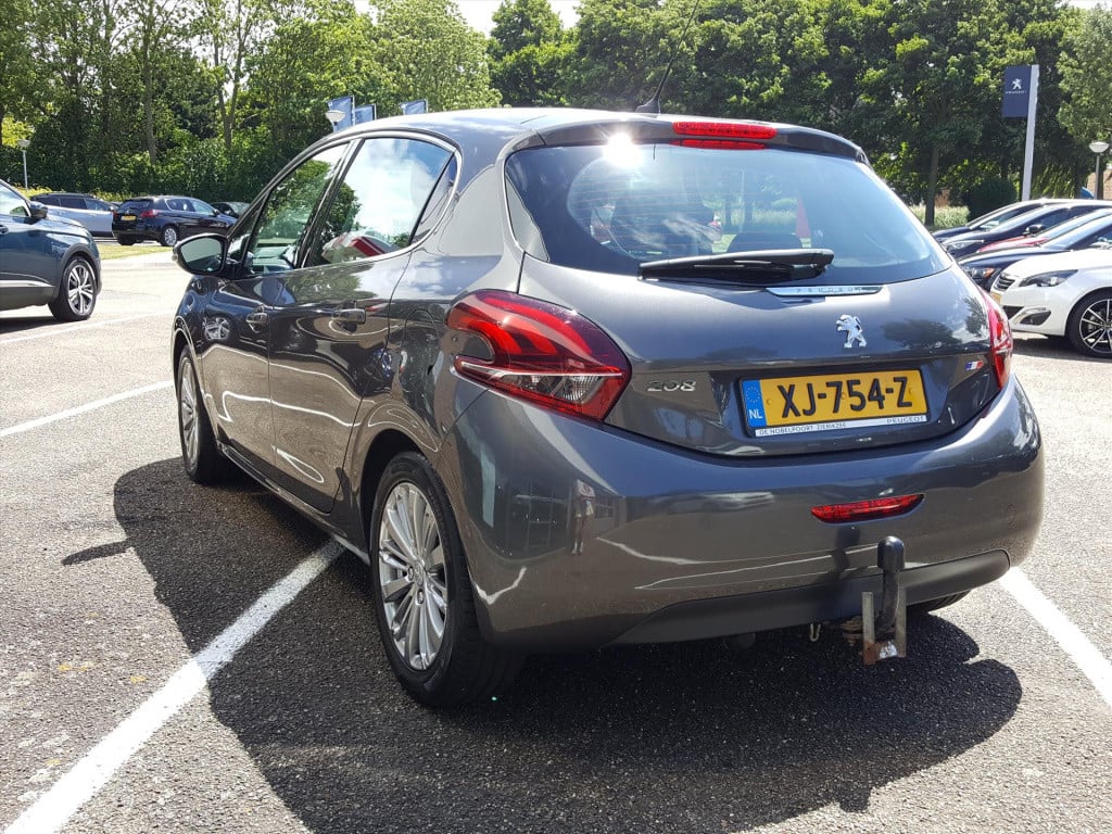 Peugeot 208 1.2 puretech 110pk 5d allure automaat6 navigatie | trekhaak | a