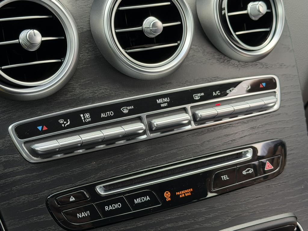 Mercedes-Benz Glc 250 4matic amg line i camera i stoelverwarming i lederen 