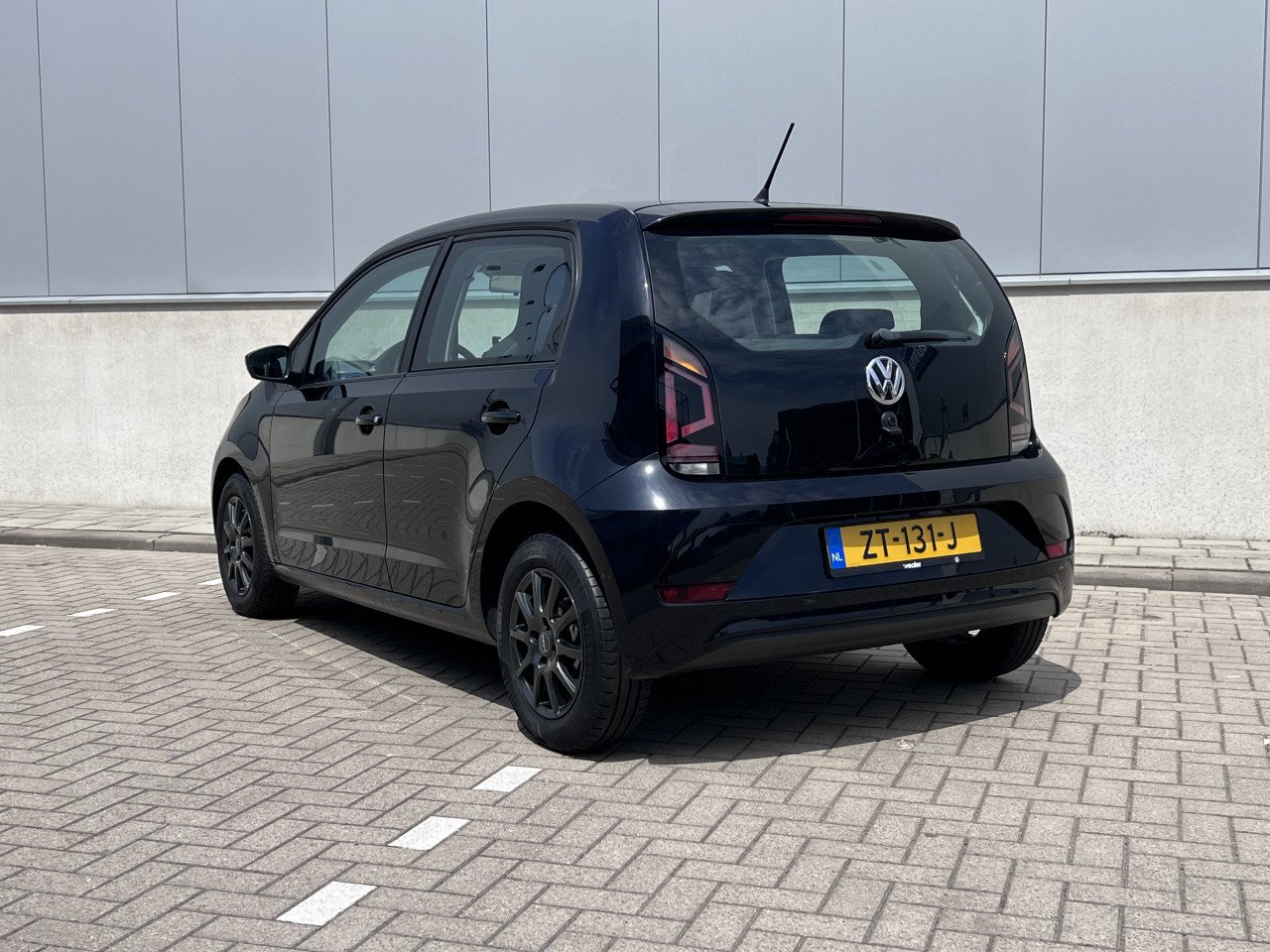 Volkswagen Up! 1.0 60pk BMT 5D 2019 Zwart