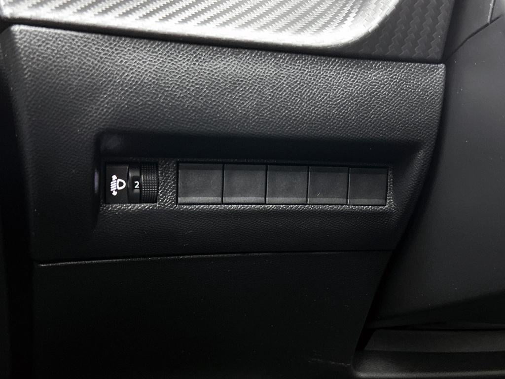 Peugeot 208 100 pk style | rijklaar | parkeersensoren | navigatie | led kop