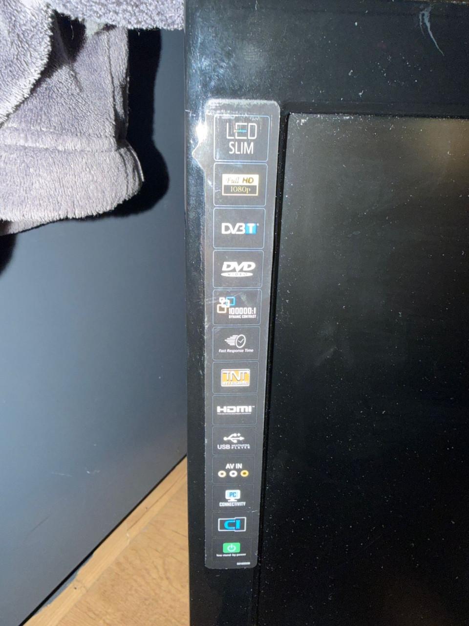 PS4 met controllers en beeldscherm