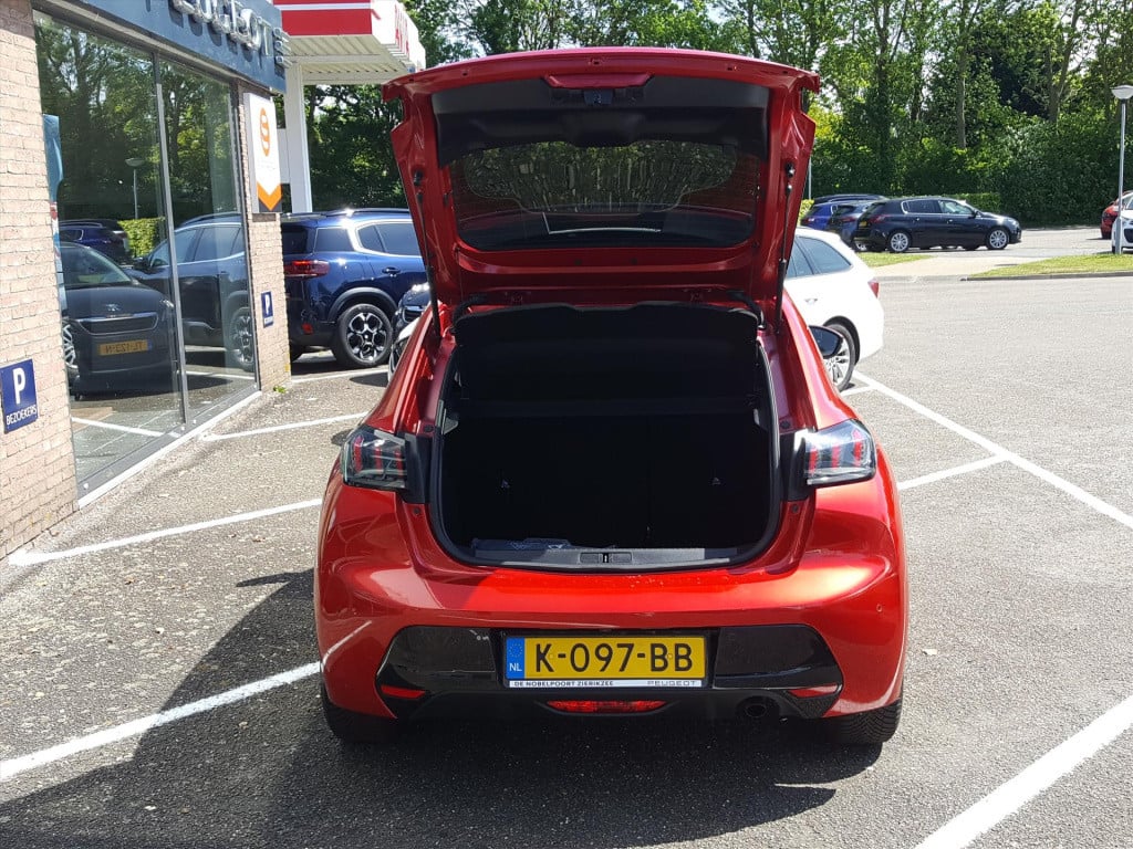 Peugeot 208 allure 1.2 puretech 100pk | 3d-navigatietomtom&bluetooth&dab+ |