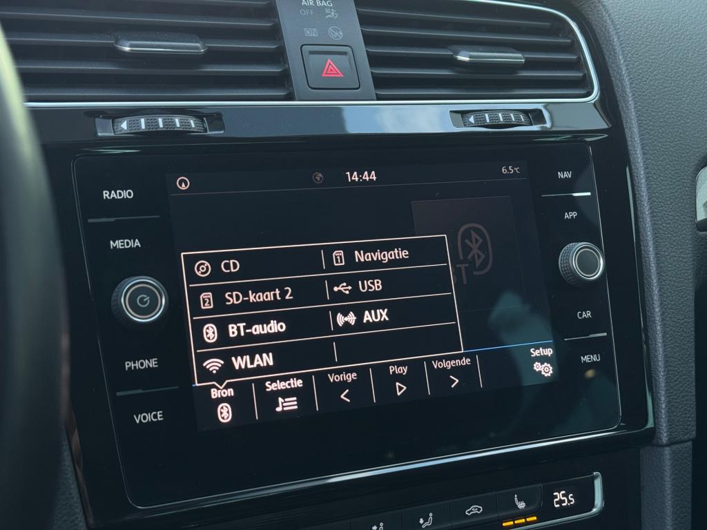 Volkswagen Golf 1.0 tsi join * virtual cockpit * navigatie * stoelverwarmin