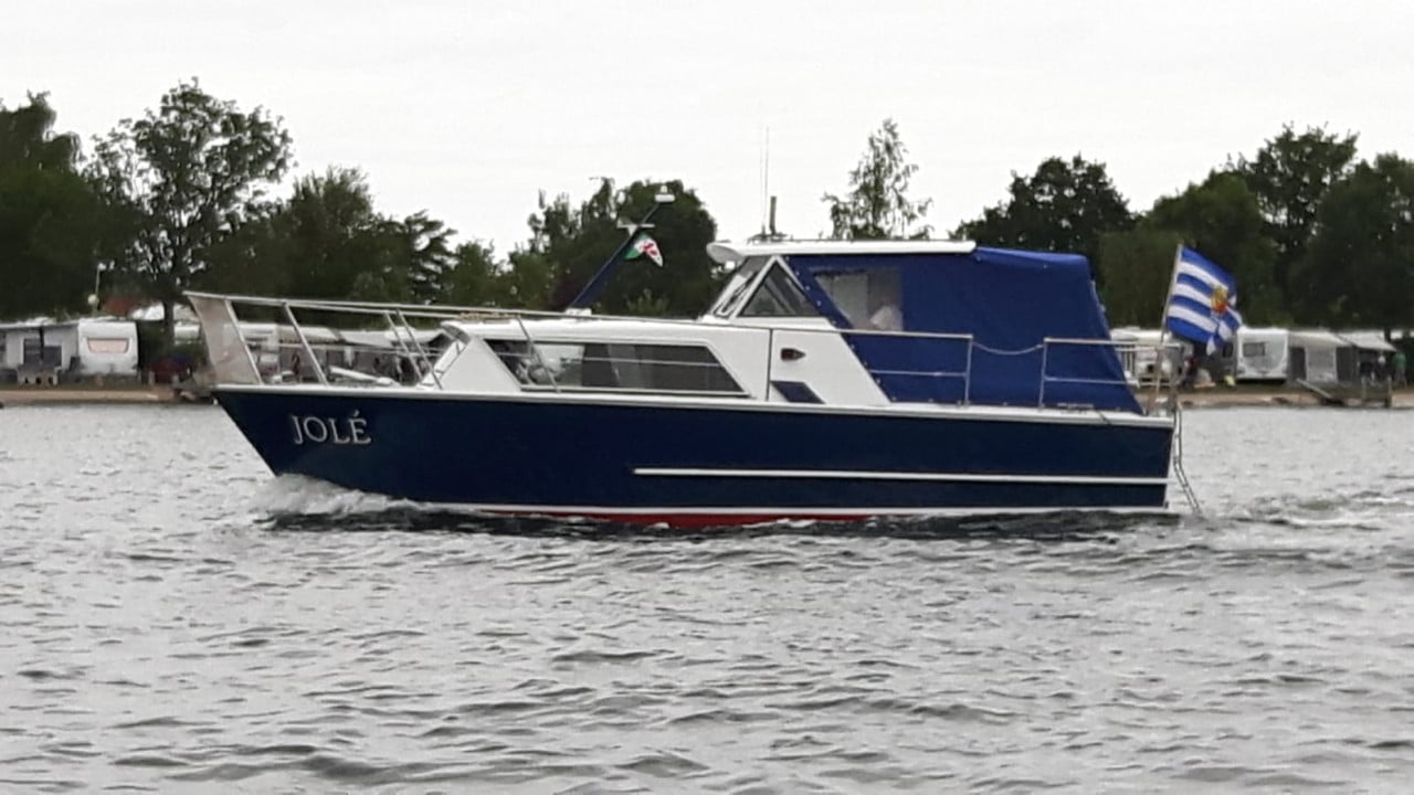 Stoere Eista motorboot – vaarklaar en compleet. Klaar voor avontuur!