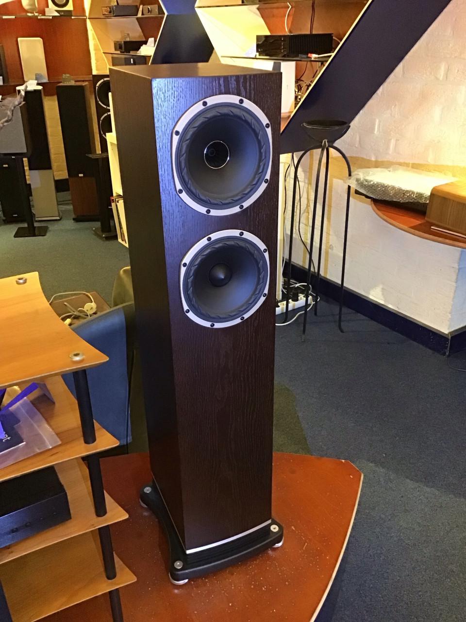 Fyne Audio vloerstaand luidsprekers SHOWROOMMODEL AFGEPRIJSD!!!