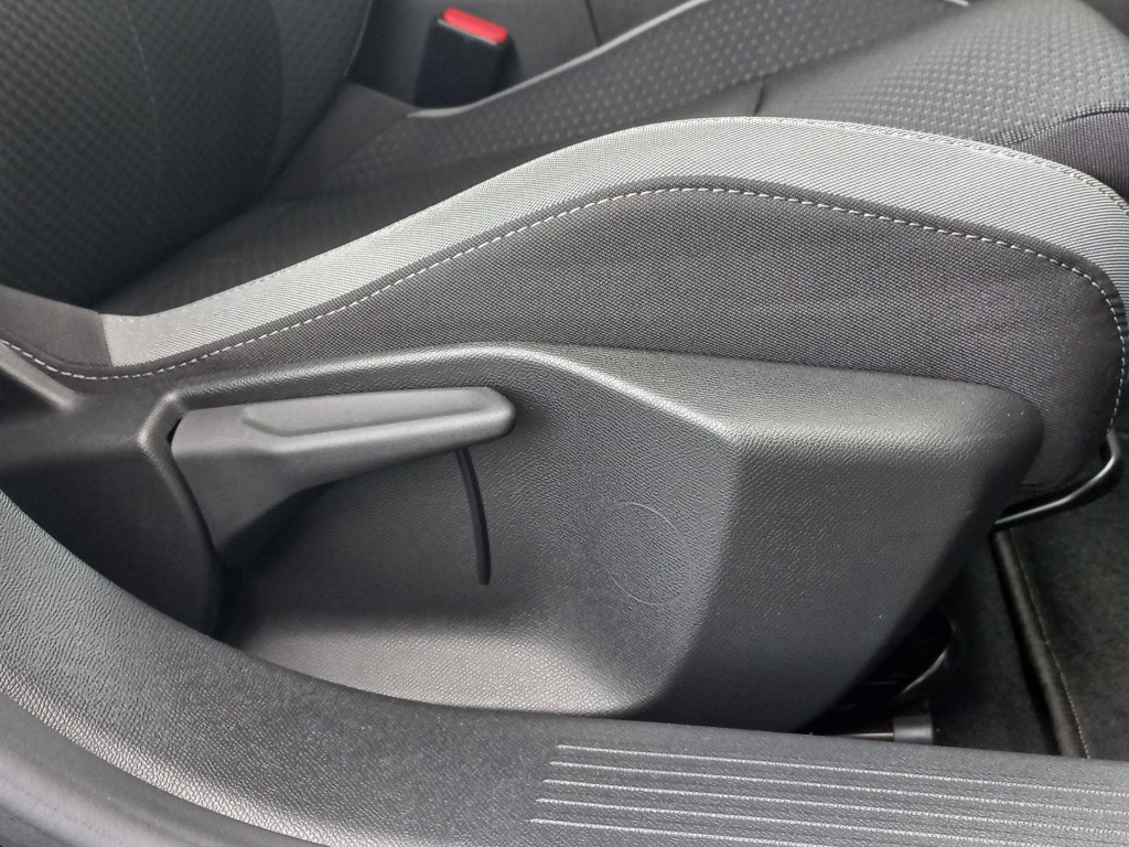 Opel Astra 1.2 edition 110pk | navi | climate | pdc | lmv |