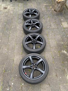 Velgen 18 inch AEZ  yacht dark