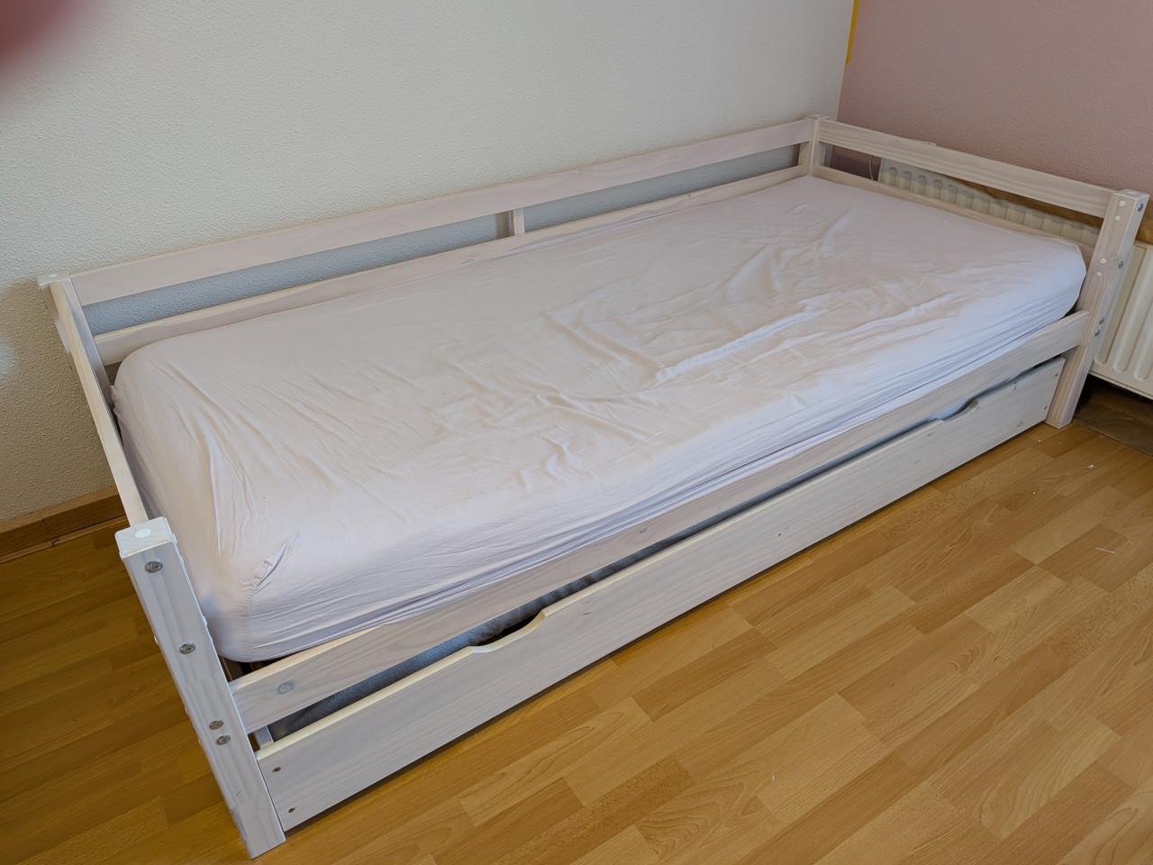 Bed met onderschuifbed