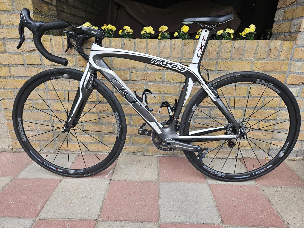 CKT SSP 589 Carbon racer met Campagnolo Record 11-speed